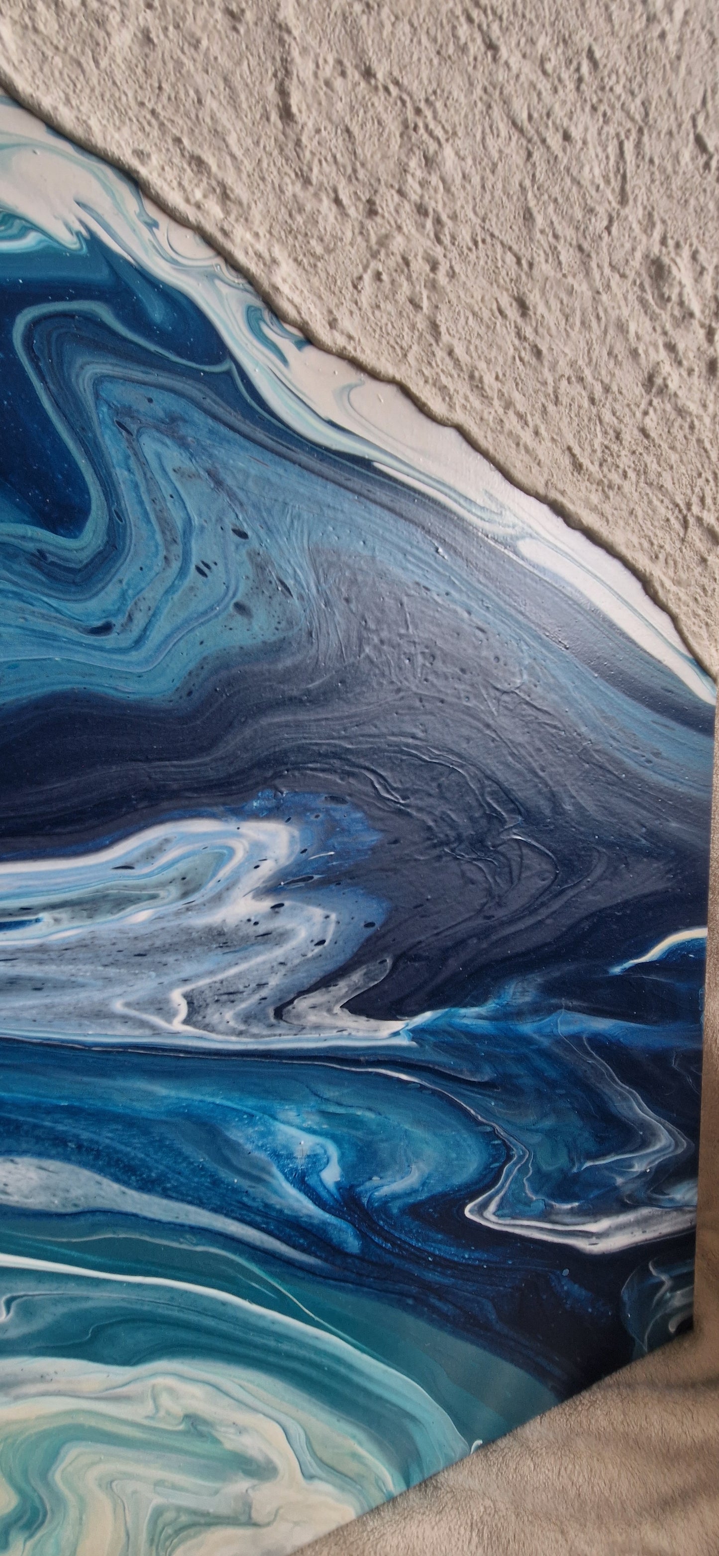 'overflowing'